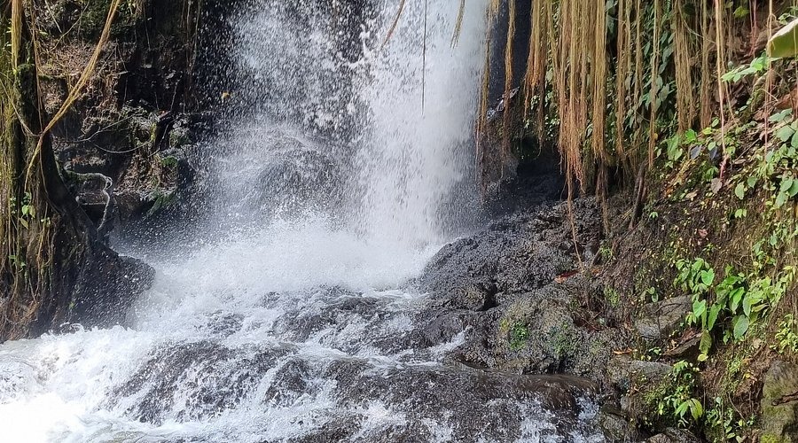 Rahasia Keindahan Uma Anyar Waterfall, Kapan & Bagaimana Cara Menikmatinya?