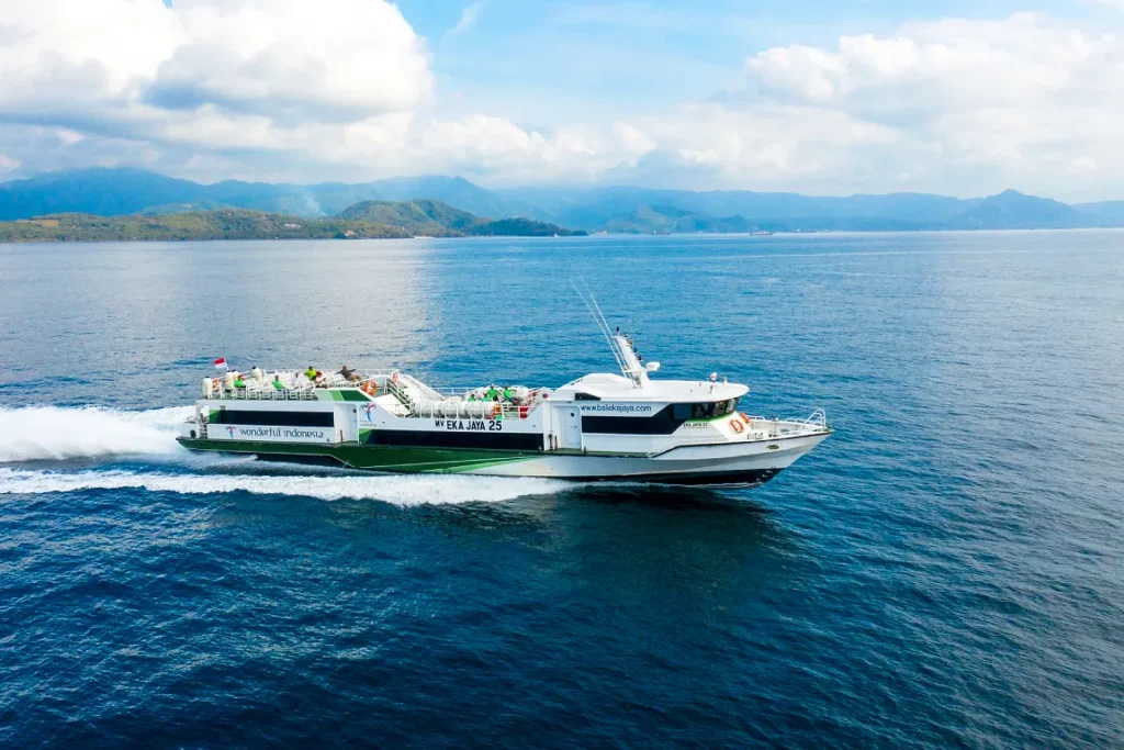 Naik Fast Boat Seru di Mandalika
